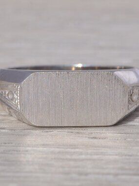 Engravable Signet Ring in White Gold
